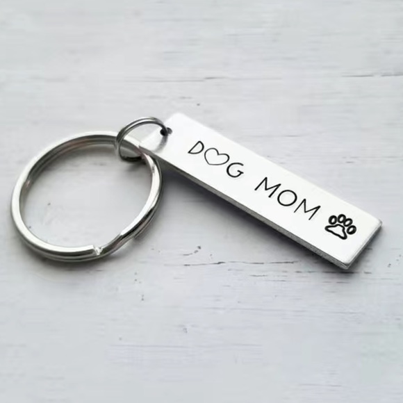 Dog Mom Keychain - Picture 3 of 3
